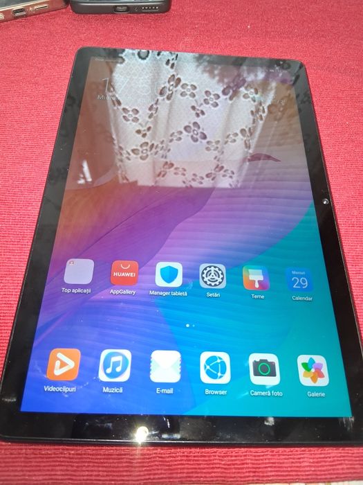 Vând tabletă WUAWEI Mate Pad T 10,1 inchi în stare bună preț 400 lei