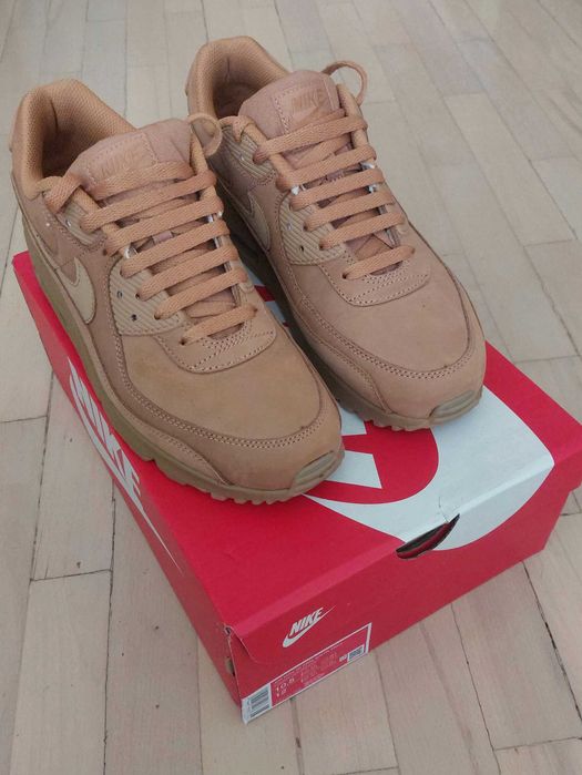 NIKE AIR MAX 9O Premium Winter Track 3