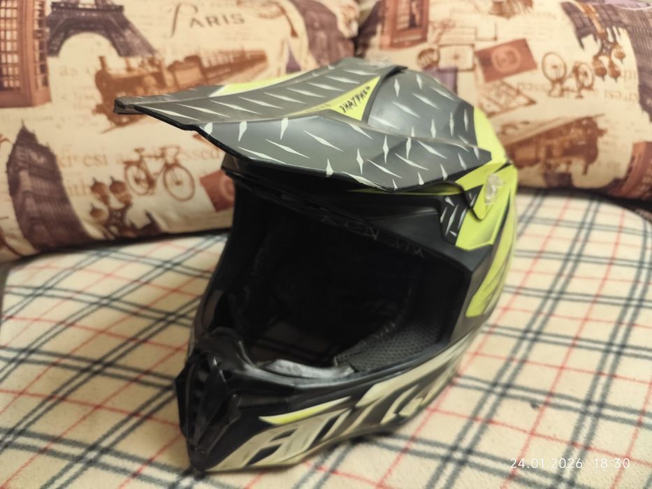 Продам эндуро шлем