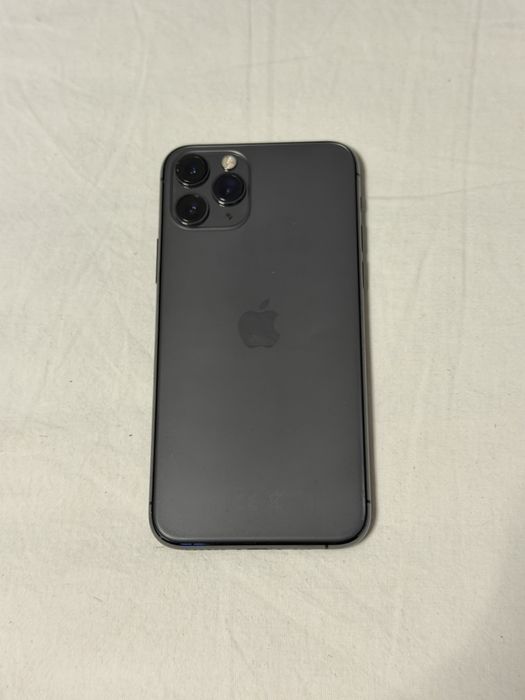 Iphone 11 pro 64GB + 4 Huse MOBILFOX