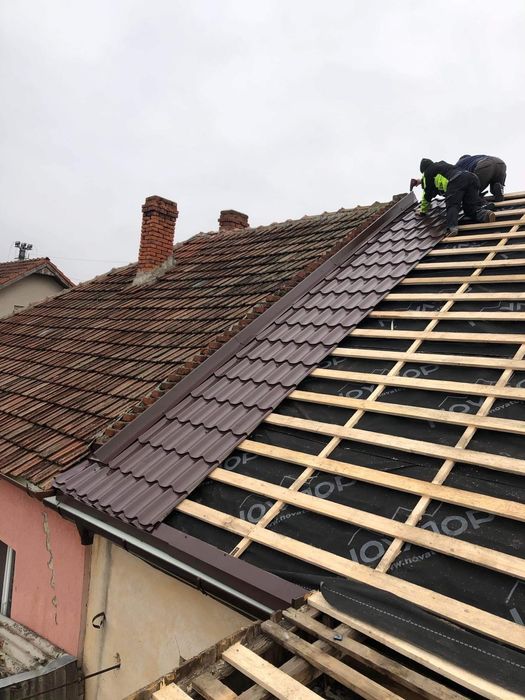 Acoperisuri și reparatii 
Echipa de construcții. Executăm următoa