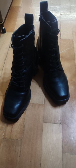 Зимни боти от Mercari