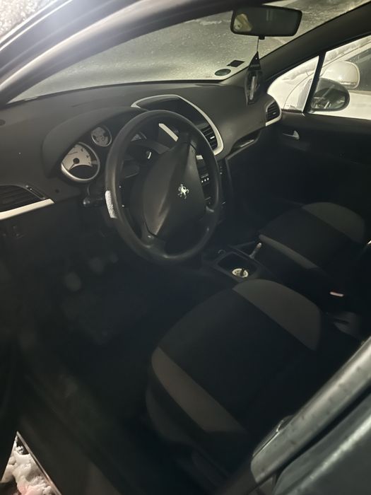 Dezmembrez Peugeot 207