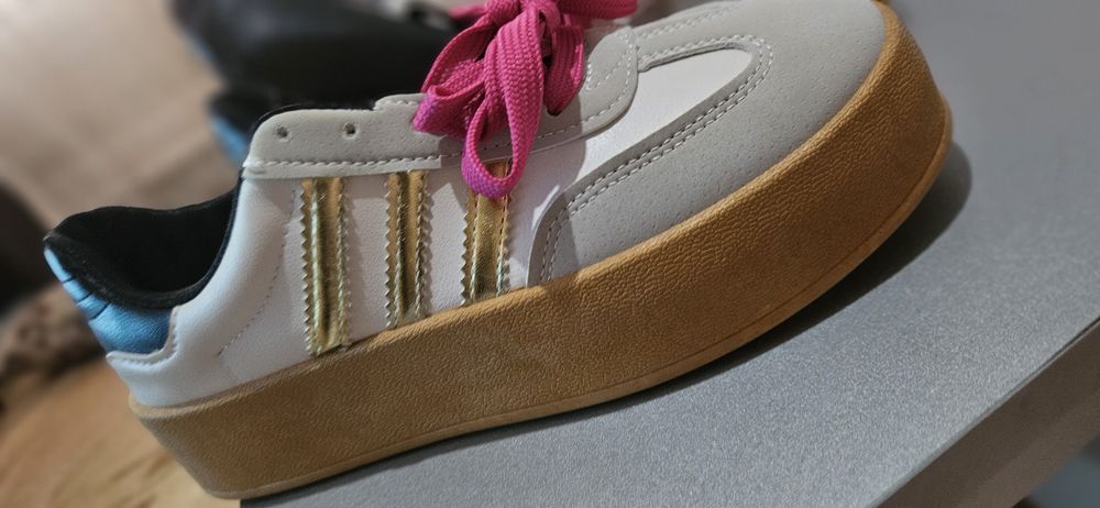 Продам новые кросовки