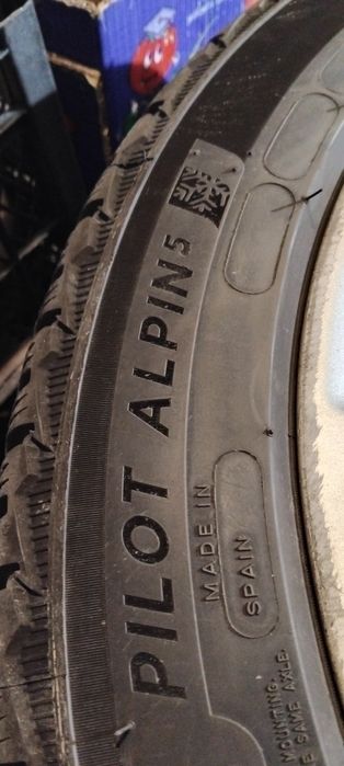 Гуми с джанти 245 45 18 Michelin