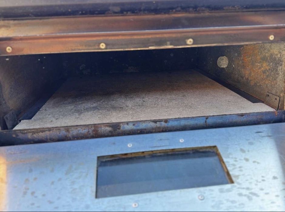 Pitsa aparat sotiladi