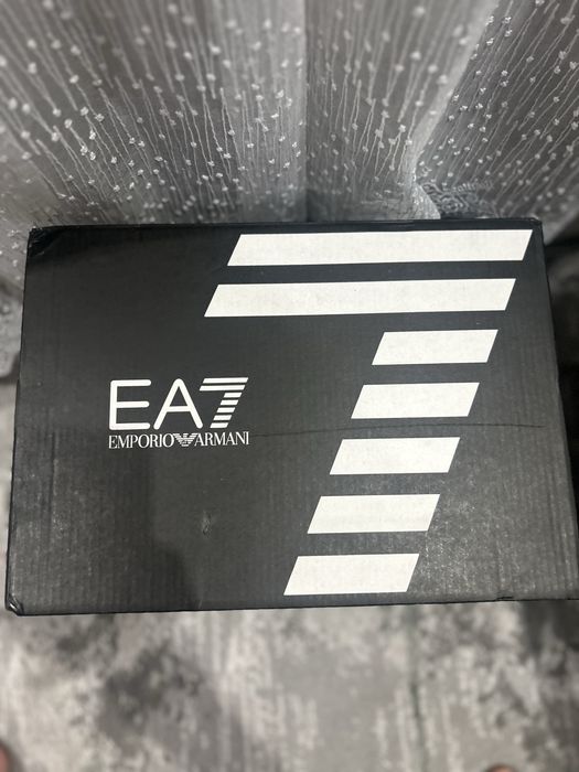 EA7 маратонки.