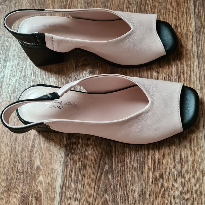 Продам босоножки новые,Турция