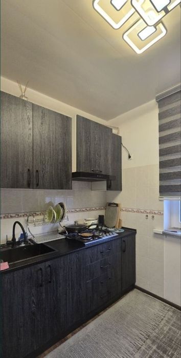 Продаётся 5/5/5 Юнусабад 14 квартал (рядом Туркистан метро )