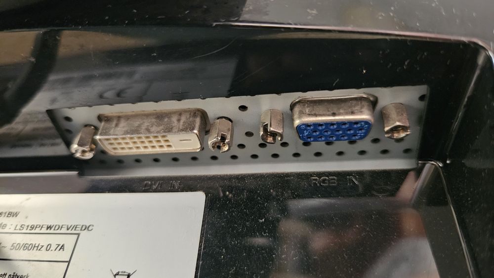 Монитор Samsung 19