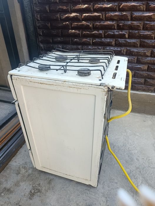Продам газ плиту 5000