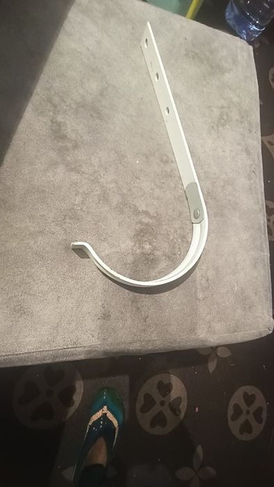 Крепление для желобов