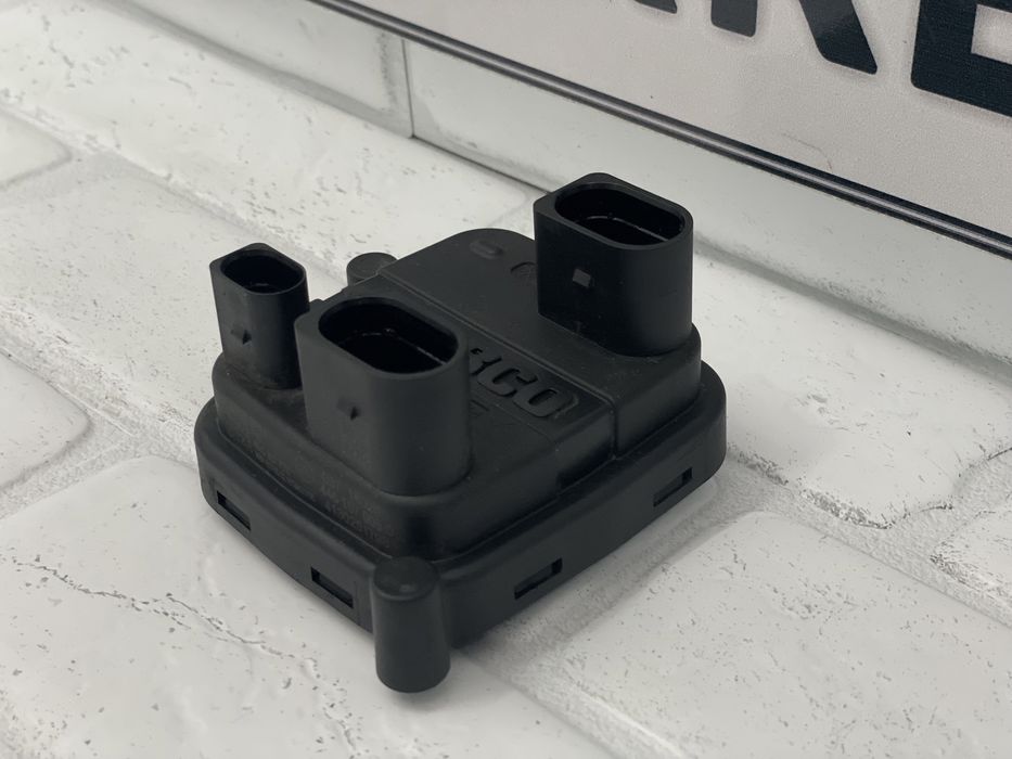 Контролен модул въздушен компресор AUDI Q5 Q7 Q8 E-Tron 4M0907778