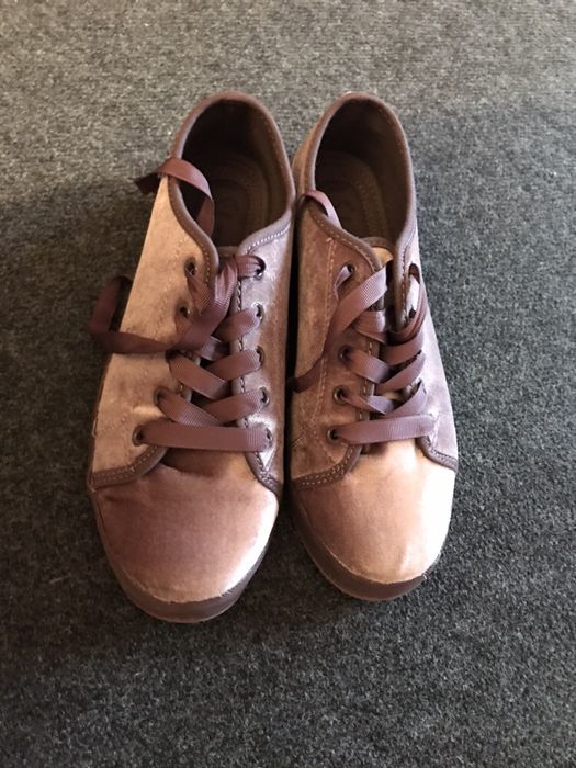 Adidași,mărimea 38