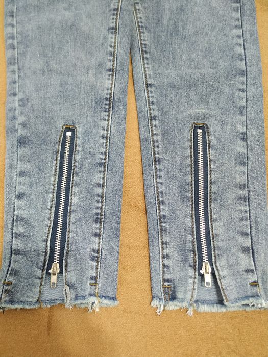 Джинсы скини новые