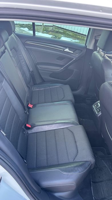Golf 7 de vanzare ,model deosebit ( 2.0 TDI AUTOMAT )