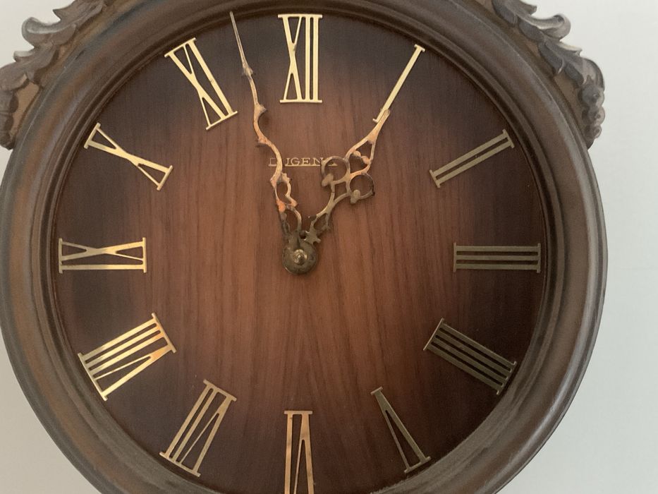 Vand ceas de perete cu pendul si greutati