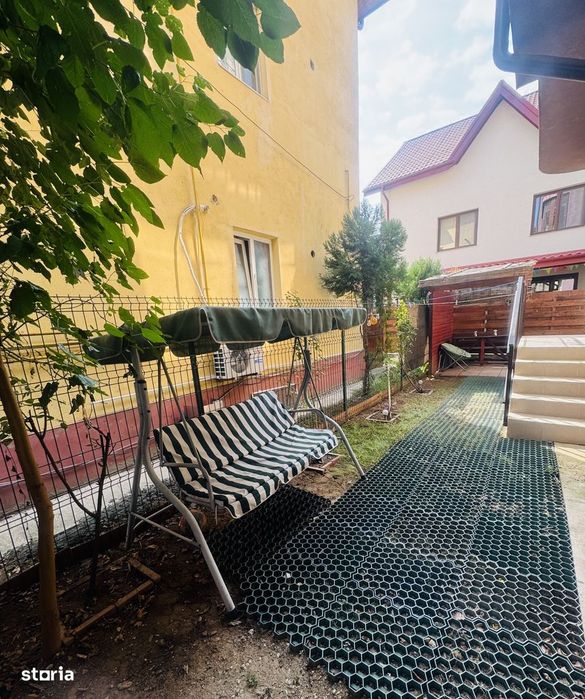 Vand apartament cu curte, metrou Dimitrie Leonida