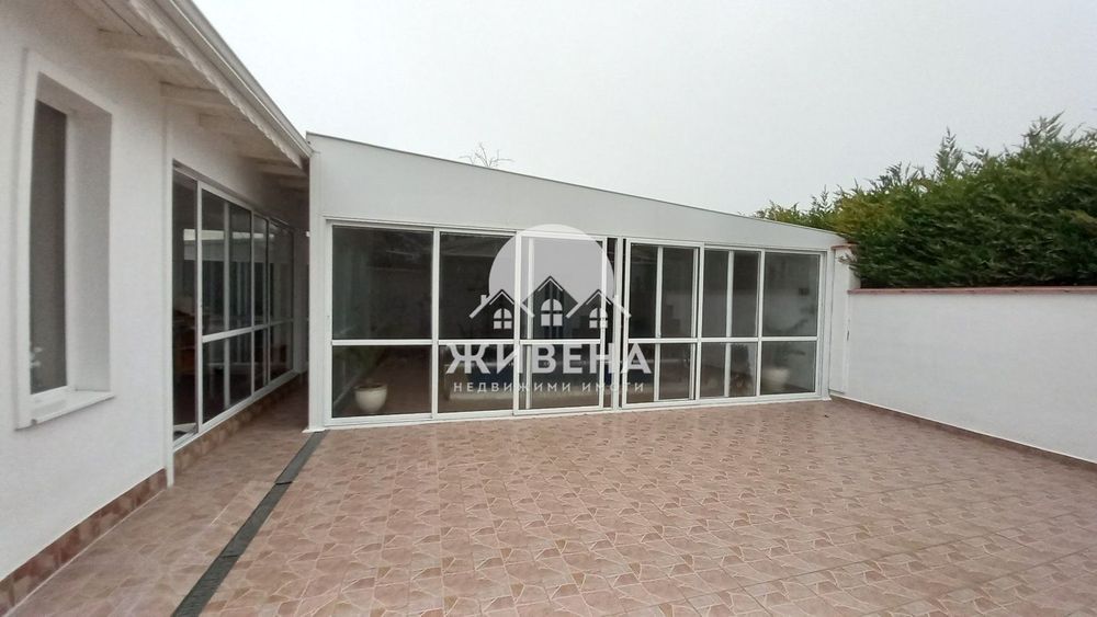 Едноетажна обзаведена къща с басейн, с.Соколово