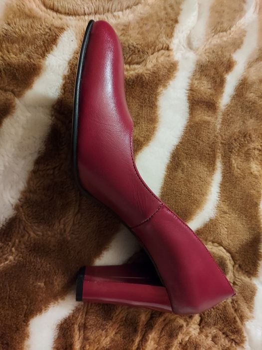 Pantofi piele naturala (culoarea rosie)