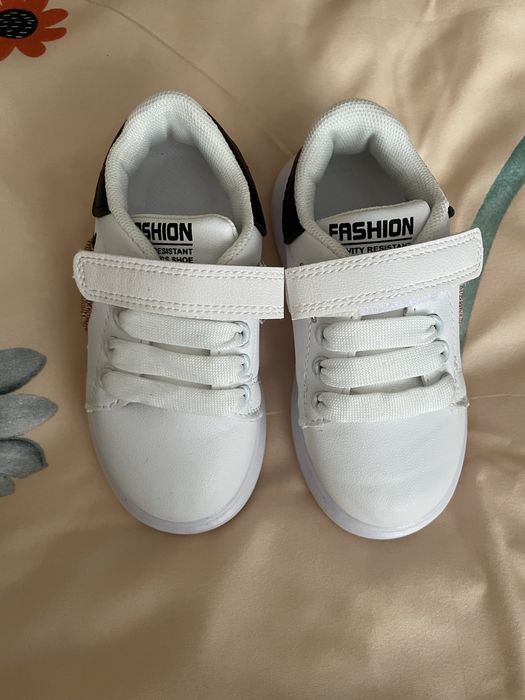 Обувки момиче 25н.