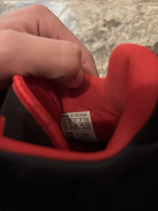 Спортни Adidas обувки