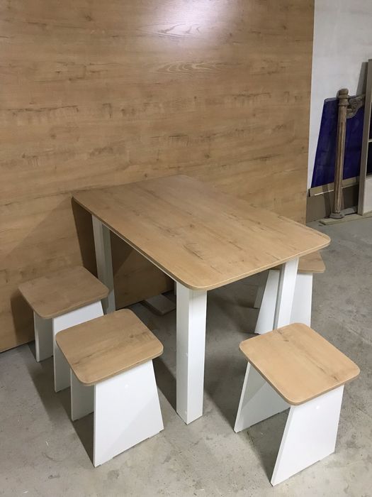 Стол кухонный табуретки