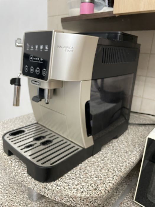 Кофемашина De’Longhi Magnifica Start.