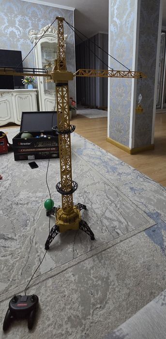 Игрушечный  башенный кран