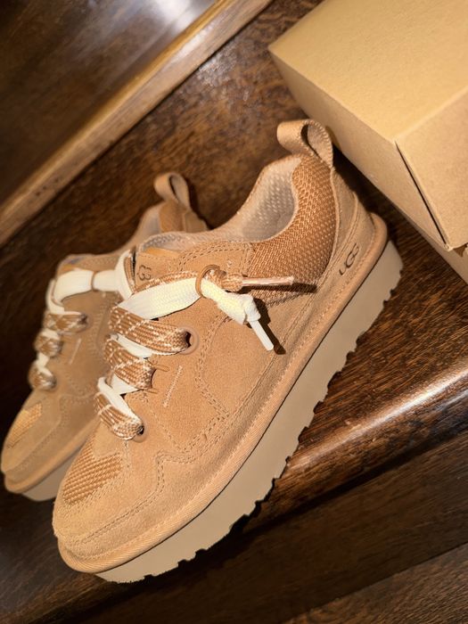 Vand adidasi UGG noi