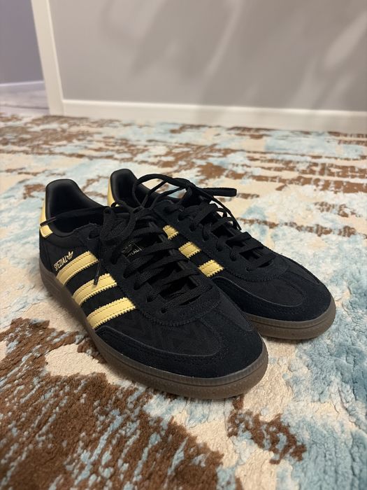 Кроссовки Adidas новые