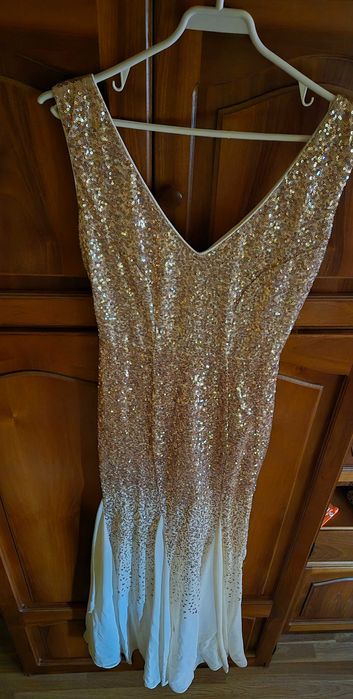 Rochie aurie cu paiete