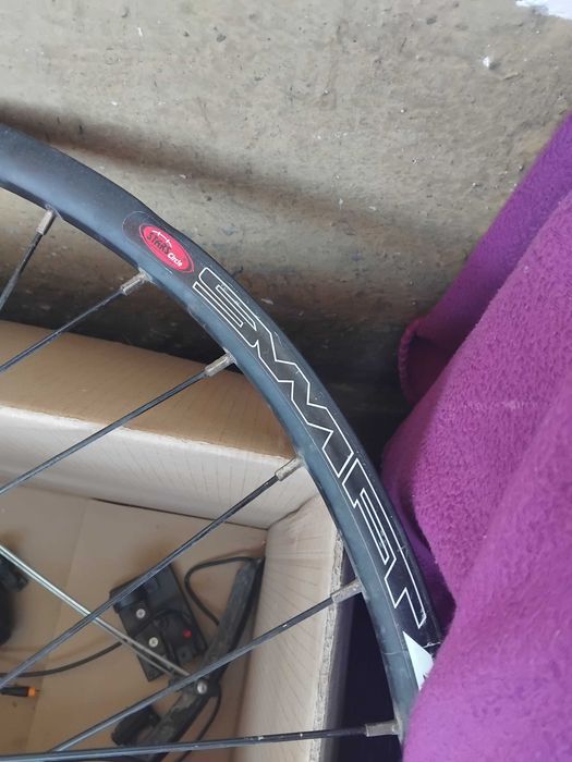 Безчетков Ел. Мотор 48V750W за колело + аксесоари + Гума Continental