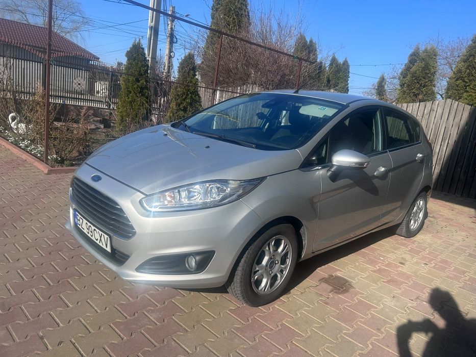 Vând Ford Fiesta