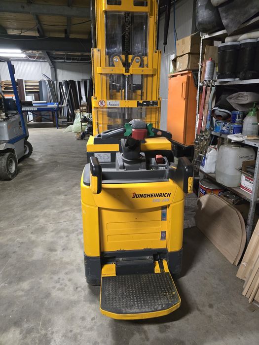 Електрически Стакер