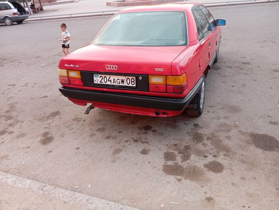 Ауди 100 сатылады