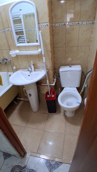 Apartamen de închiriat, decomandat cu 2 camere
