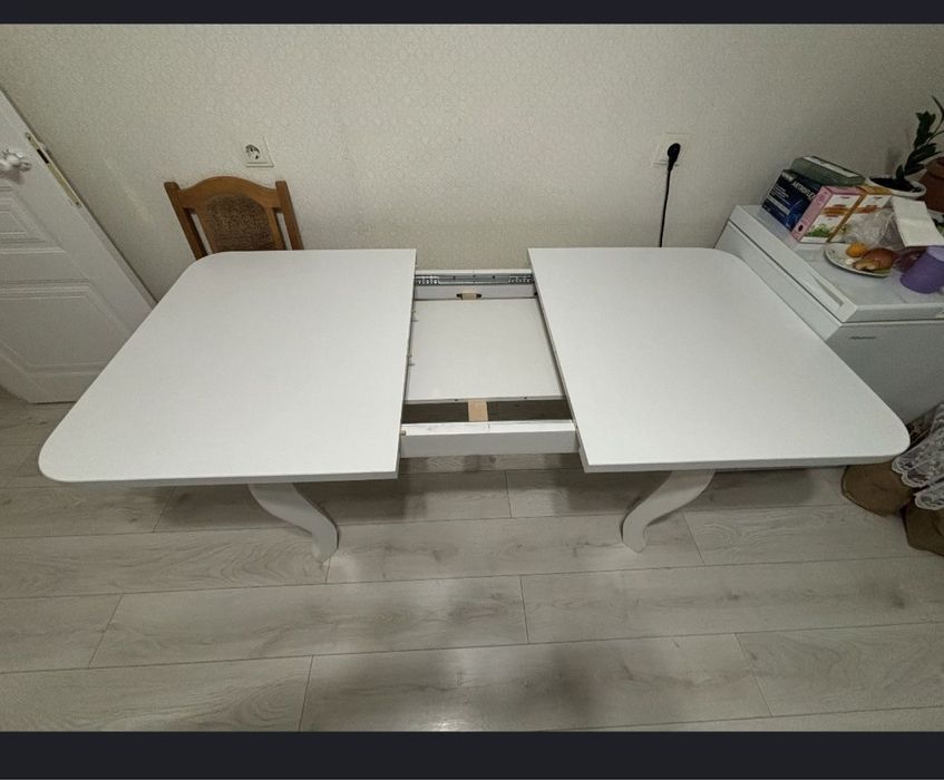 Продам стол в очень хорошем состояниц