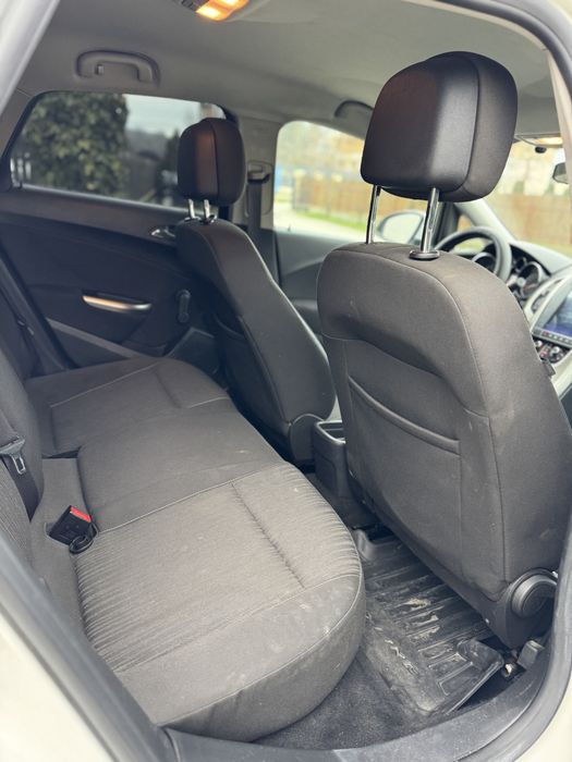 Opel Astra J 1,6 Benzina si GPL 2012 AC Inchidere centralizata