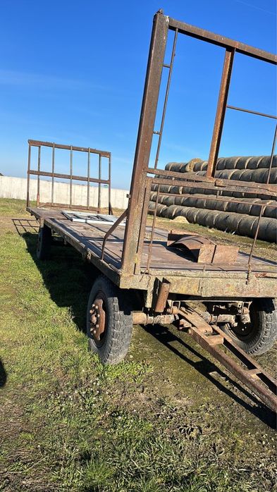 Cal de vanzare si grebla