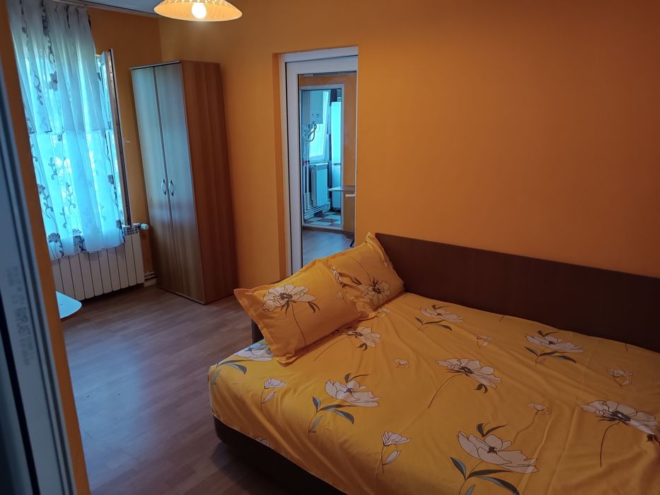 Închiriez apartament Satul de Vacanta