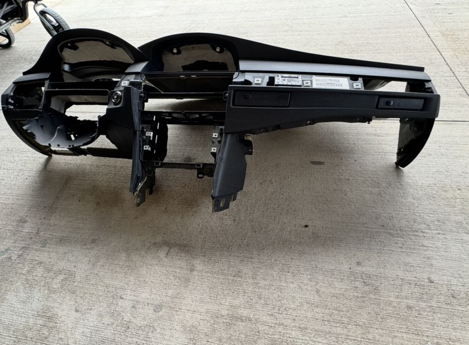 Табло с Хедъп дисплей и чашкодържачи за БМВ Е60 Е61