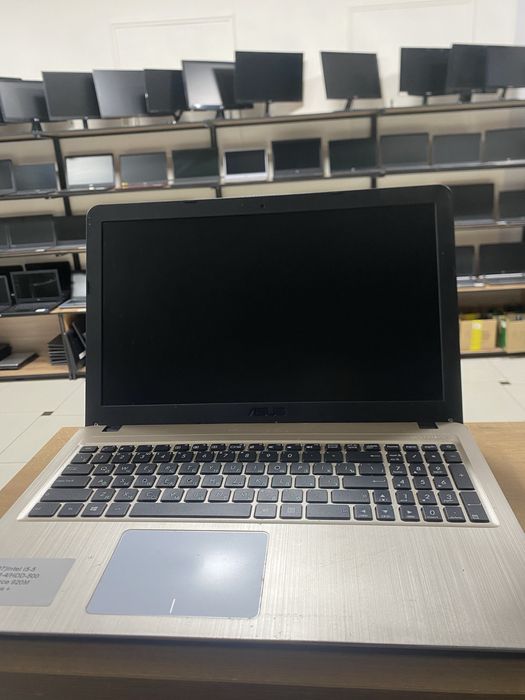 Ноутбук Asus i5-5/RAM4/HDD500/Geforce920M