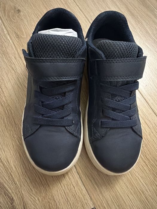 Продам детские мокасины