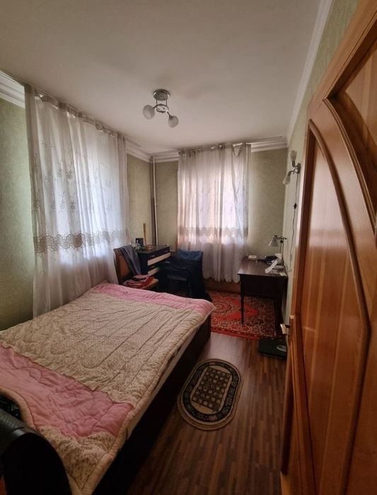 Продаётся 2х-комнатная Чехова Айбек 60