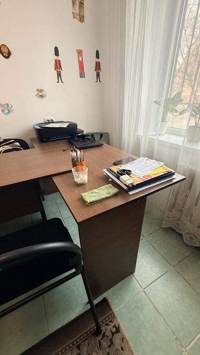 Отдам даром офисную мебель