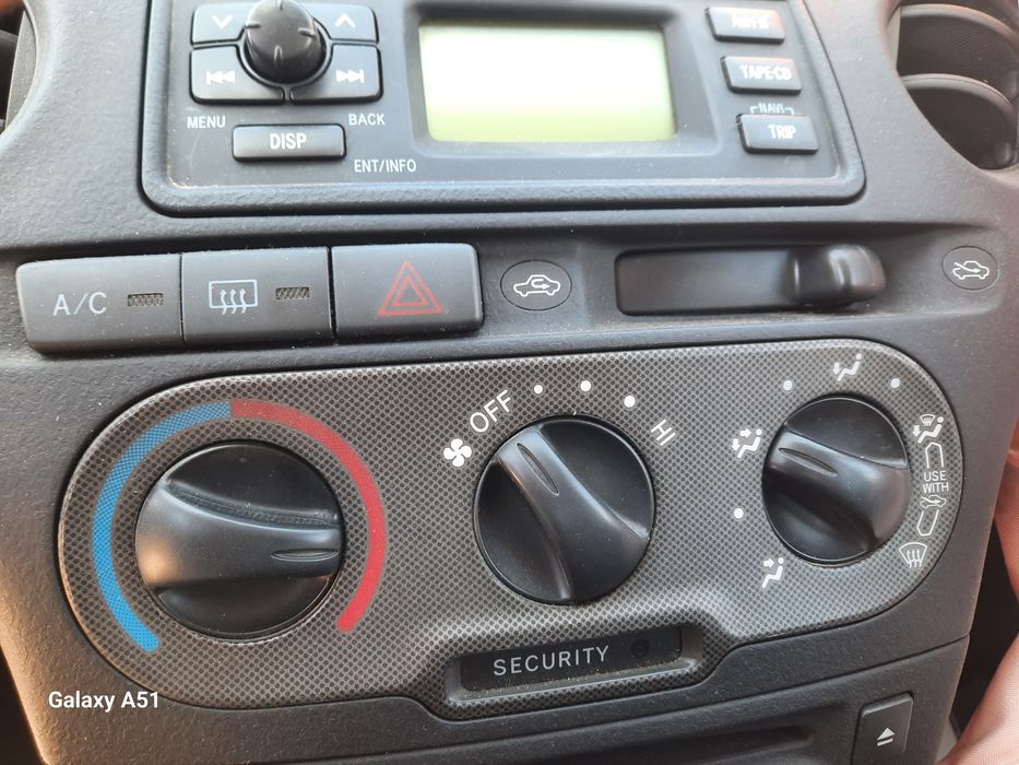 Тойота Ярис. Бензин. За части.