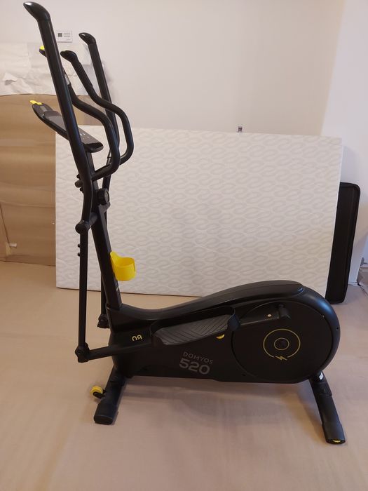 Bicicletă eliptică aproape nouă – perfectă pentru antrenamente acasă