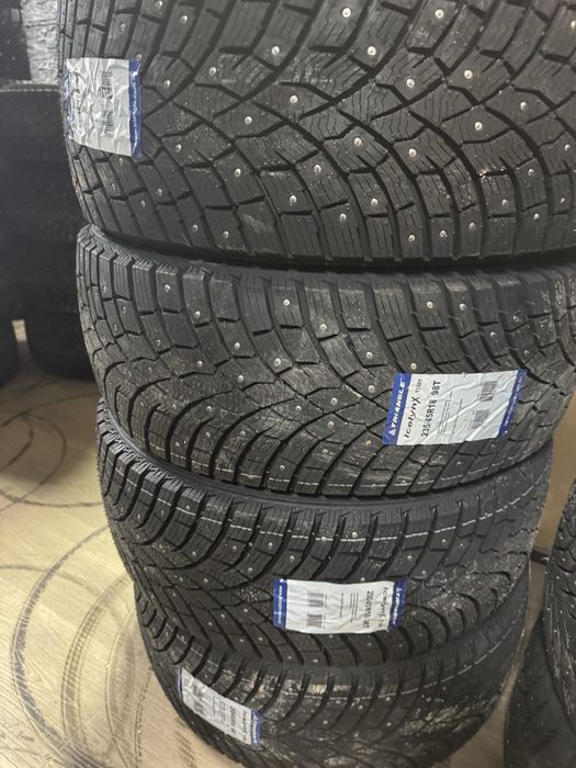 Шины новые зима 235/45 R18 шипы донгелек