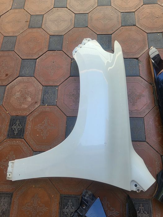 Крыло на Land Cruiser 200